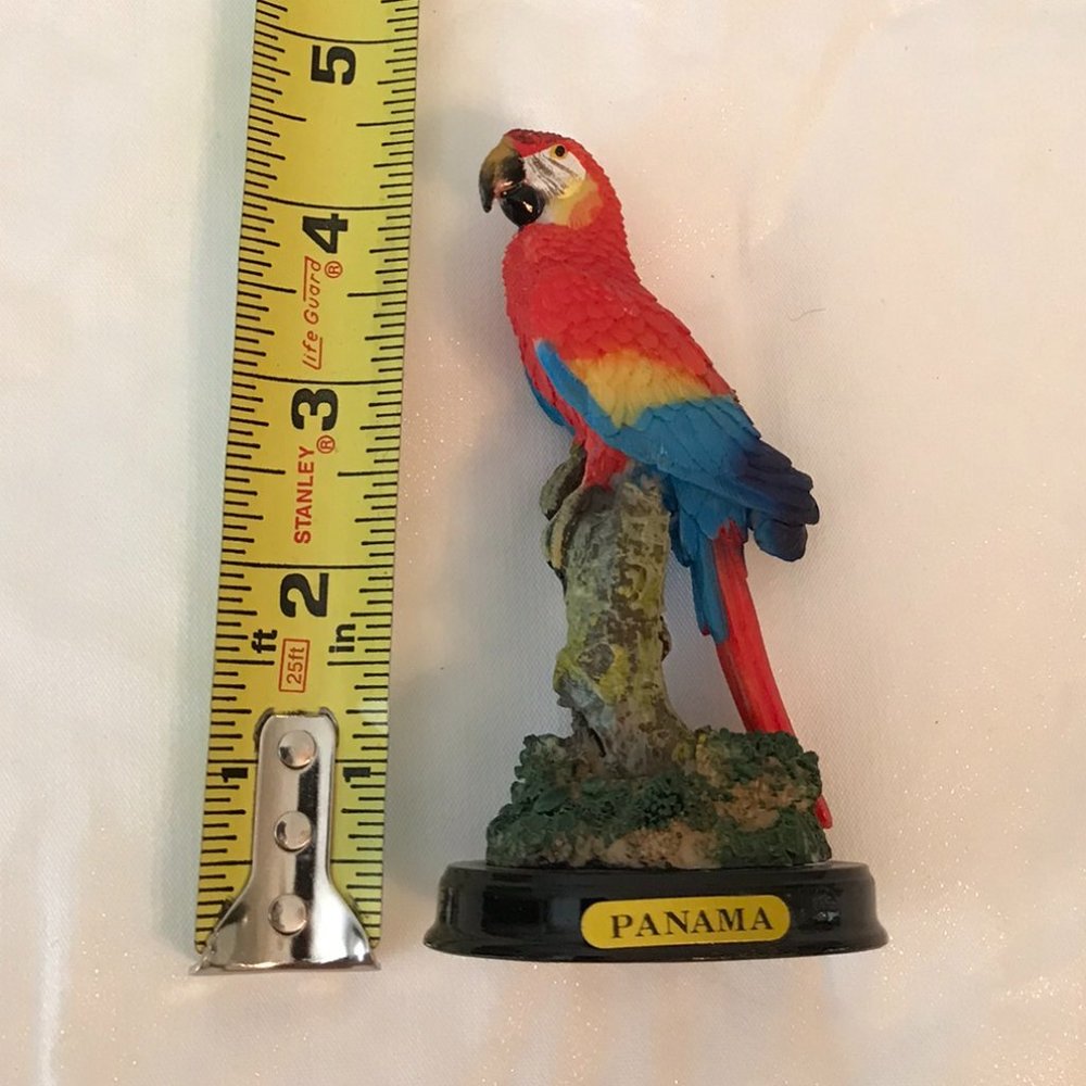 Papagallo Rojo Panama Resin Parrot/Macaw Figurine - Picture 6 of 7